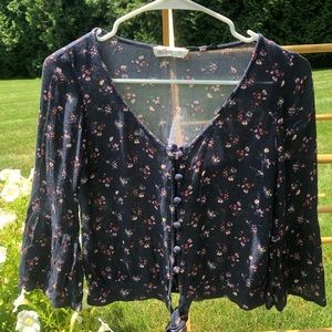 Hollister Cropped Floral Blouse